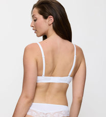 טריומף חזייה מרופדת – Triumph Lovely Micro WHPM חזייה חלקה בריפוד קל, עם עצם