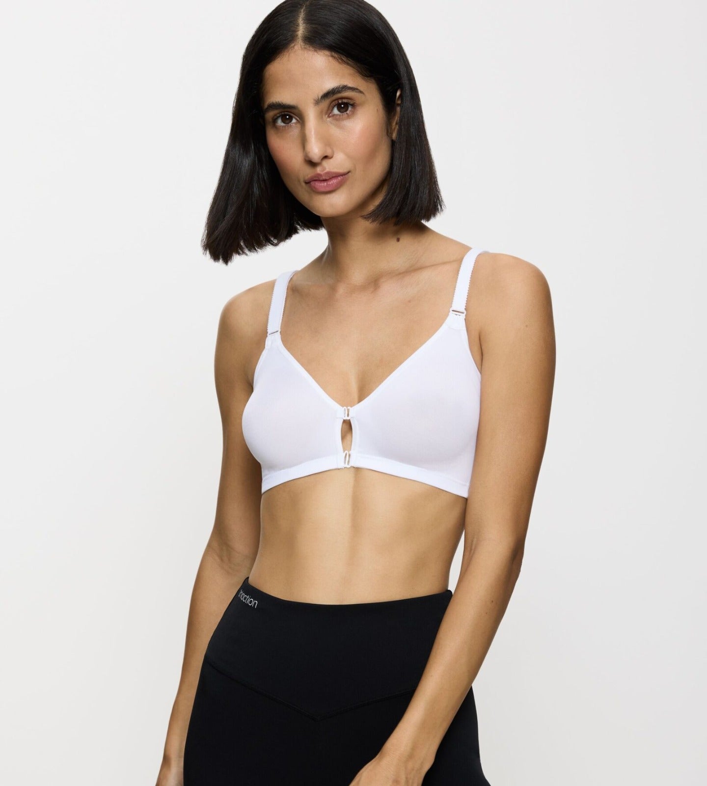 Triumph Triaction Fitness -טריומף חזיית ספורט פתיחה קידמית, מתאימה גם לאחר ניתוח